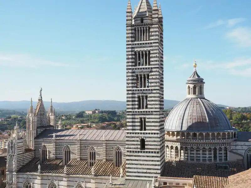 Vue panoramique depuis le Facciatone sur Sienne